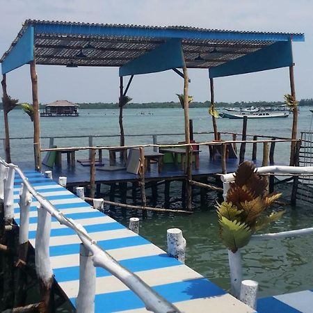 Blue Coral Homestay Ilhas Karimunjava Exterior foto