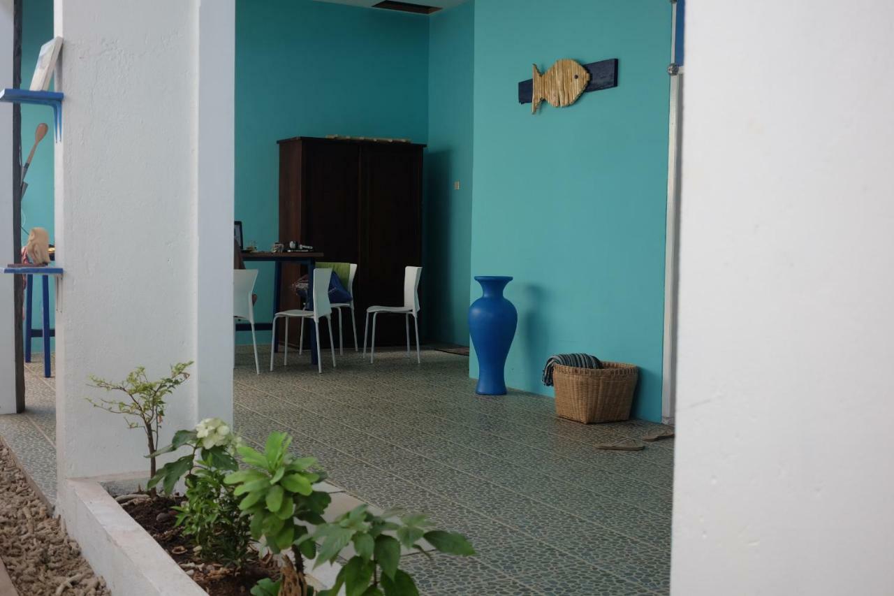 Blue Coral Homestay Ilhas Karimunjava Exterior foto