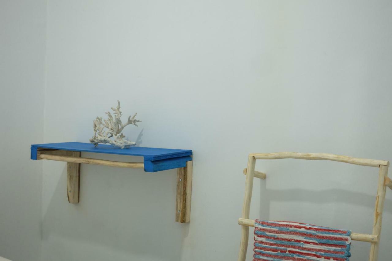 Blue Coral Homestay Ilhas Karimunjava Exterior foto
