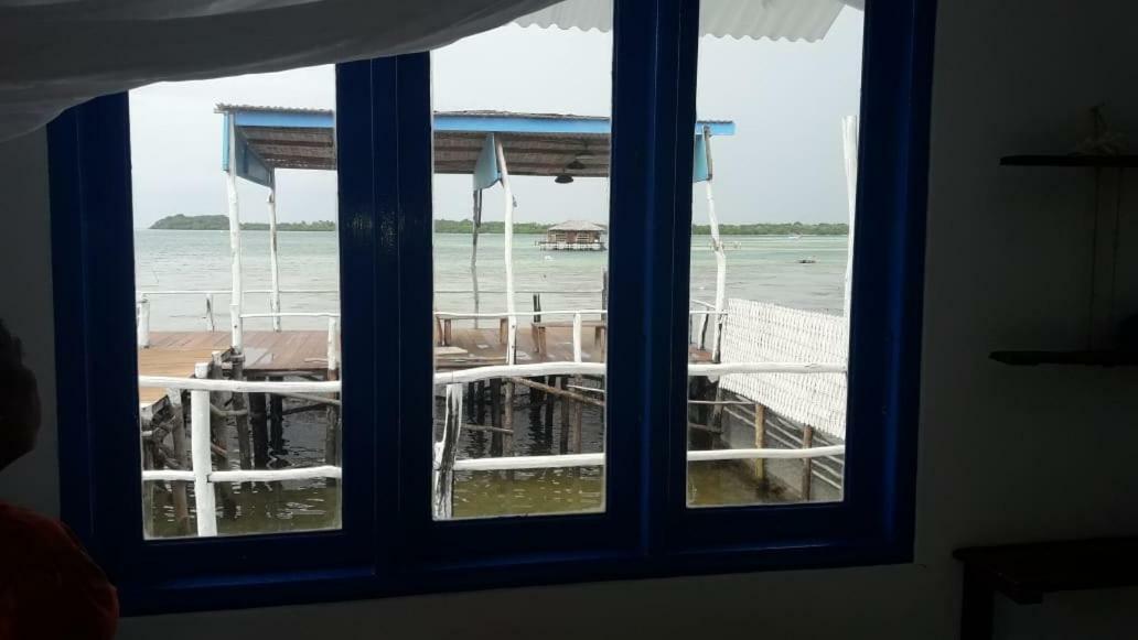 Blue Coral Homestay Ilhas Karimunjava Exterior foto